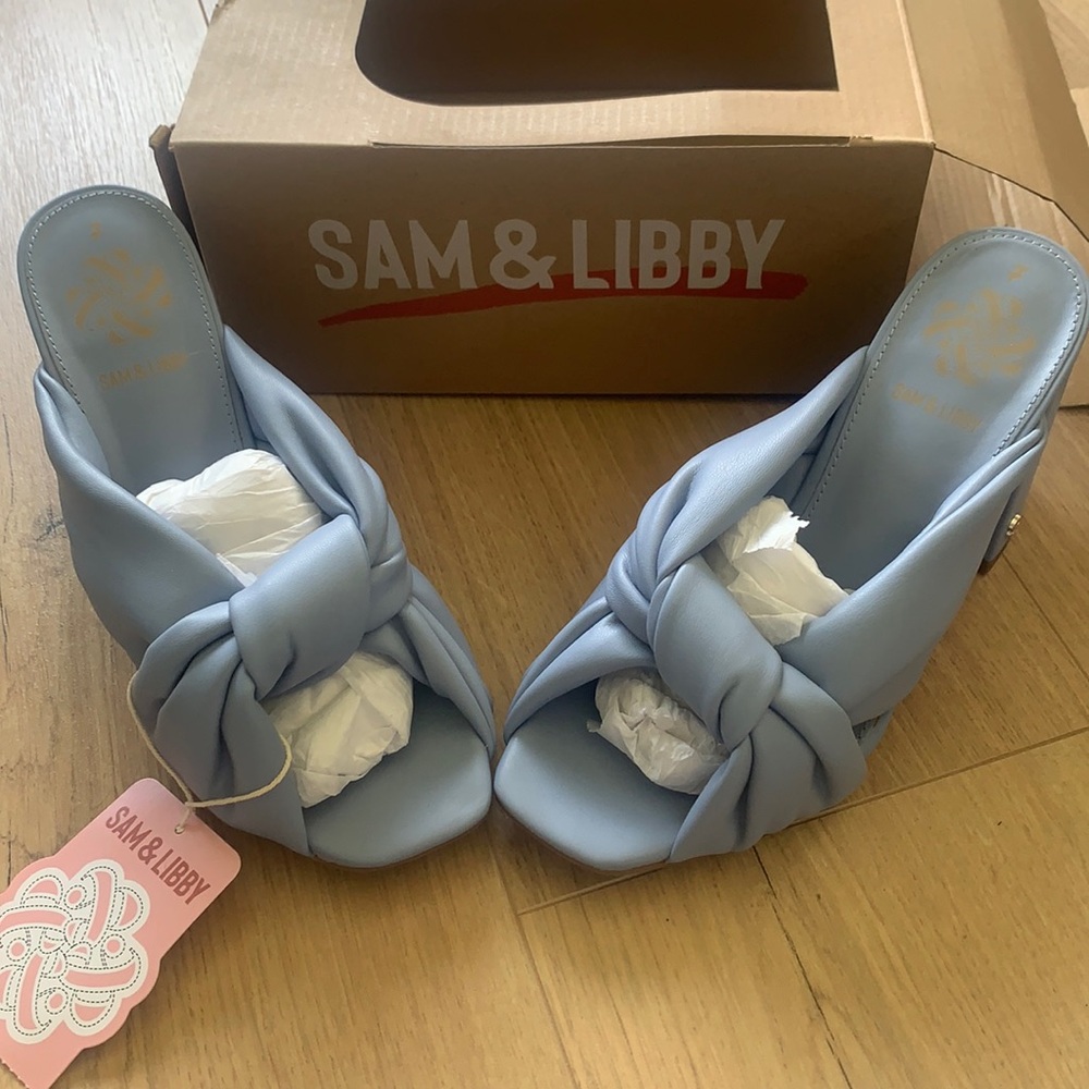 Nwt light blue kitten heels